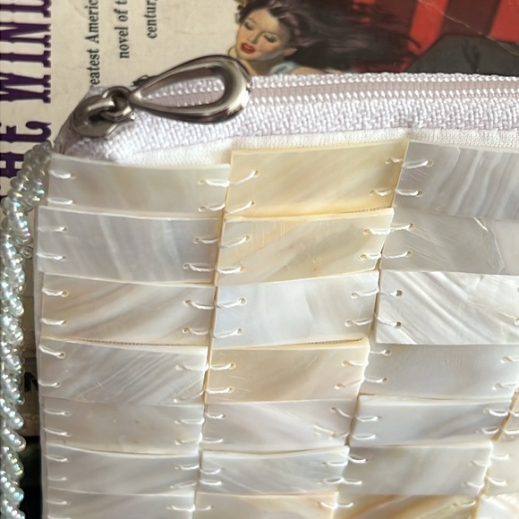 Abalone Shell Crossbody with a Beaded Strap - Picture 5 of 8